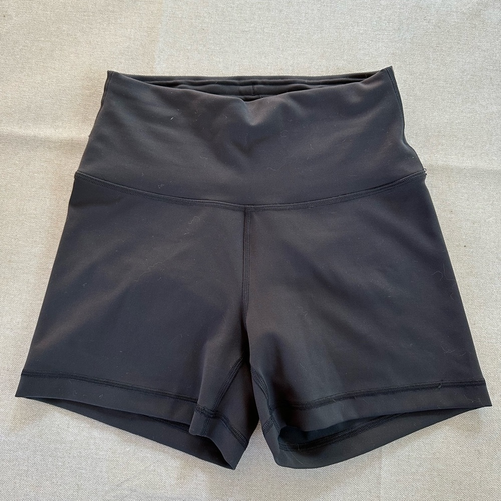 Wunder Train High-Rise Short 4”